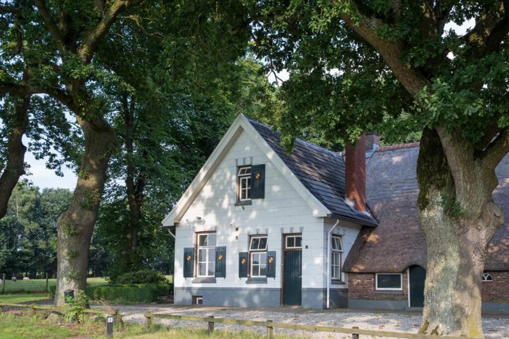 Herberg De Pas Haarle Exteriör bild